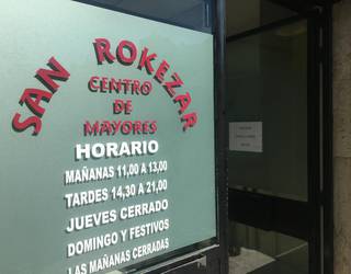 Omniak gogor kritikatu du udal gobernu taldearen esku hartzea San Rokezar erretiratuen lokalean