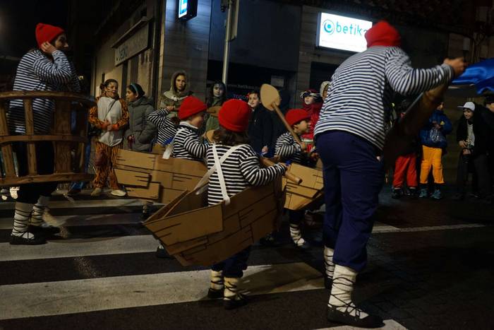 Irudimenez bete dituzte Amur 40 1771098577139