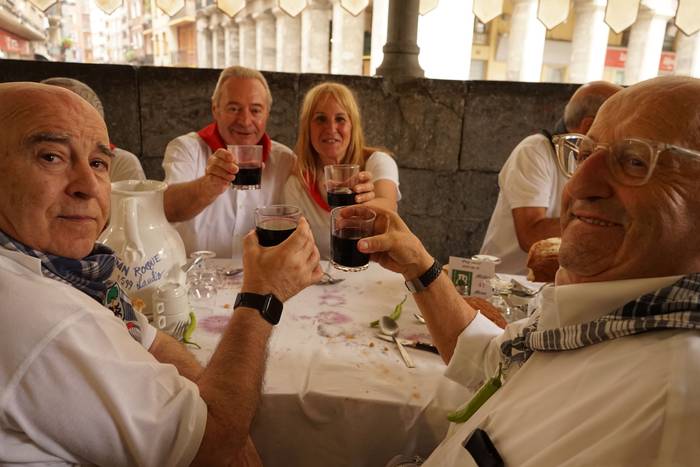 Ehunka kofrade bildu dira el 83 1756714168860