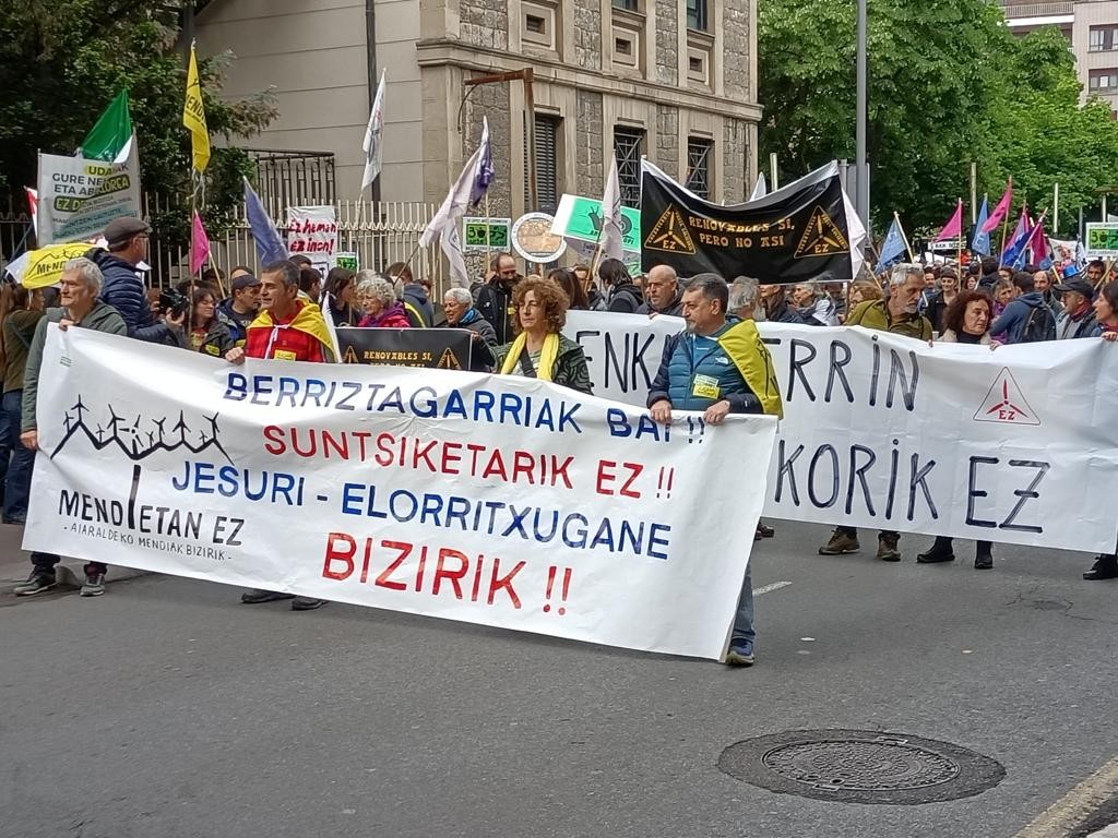 El Correon Ferosca I zentral eolikoari buruz argitaratutako artikuluaren inguruko gogoetak