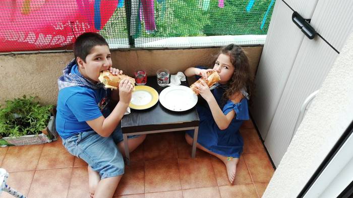 Umeak izaten ari dira gaur p 44 1589039393909