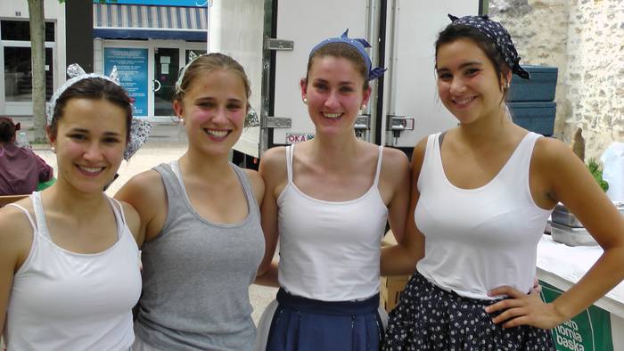 Dantza taldeak taldeak izan  166 1496056322004