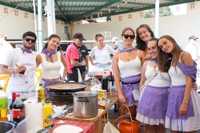 Paella txapelketarekin eta K 14 1755976612199