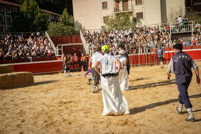 Zezen plaza lepo Muturreko H 42 1756414646029