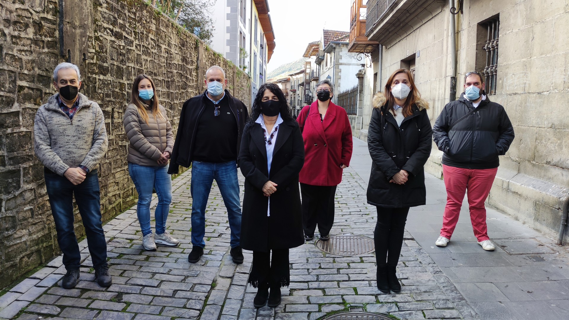 Premiazko osoko bilkura eskatu dute, alkateak Sevillara egindako bidaiaren inguruko azalpenak eman ditzan