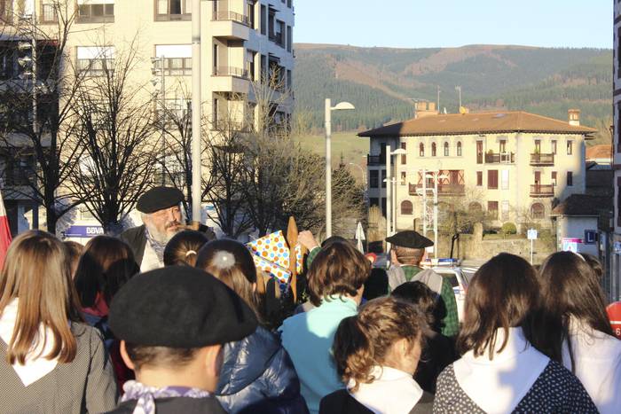 Olentzero eta maridomingi Ai 26 1514143539793