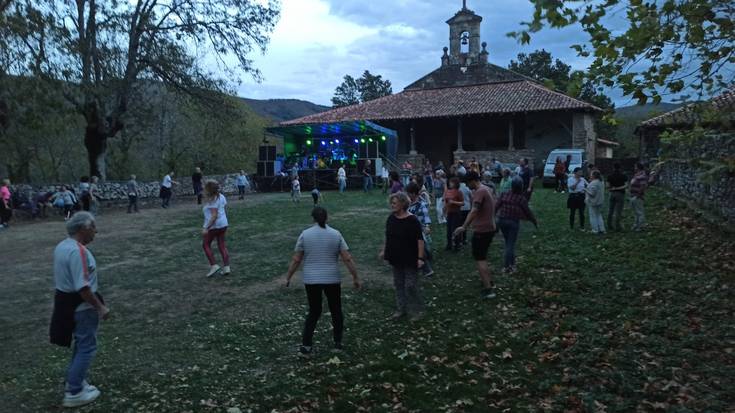 Euskal jaia ospatu zuten atzo Baranbion Garrastatxu festa eremu bilakatuta