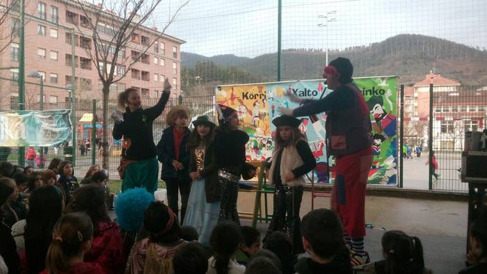 Suak agurtu zituen Aratustea 30 1488369086314