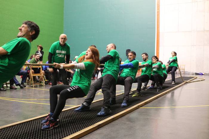 Andra Mari garaile kaleen ar 54 1515361467998