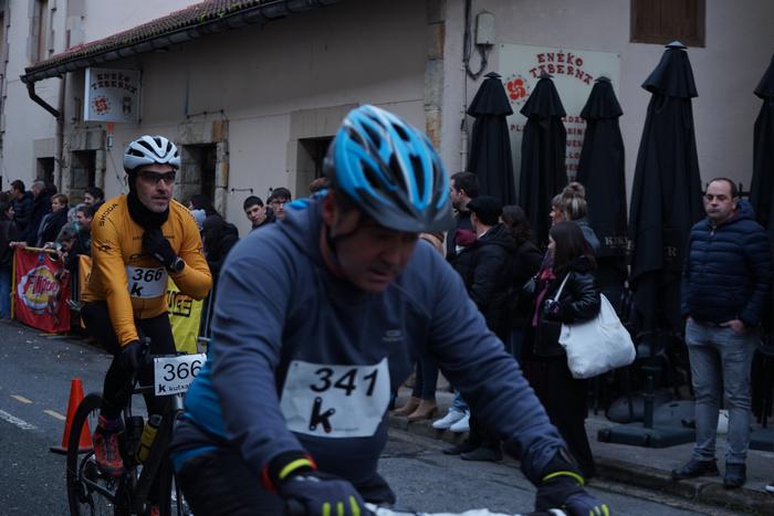 400 kirolarik parte hartu zu 145 1767283030371