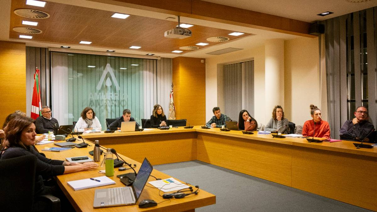 Desadostasunak Amurrioko Udal Gobernuaren eta opozisioaren artean, lonjetan etxebizitza eraikitzeko aukeraren harira