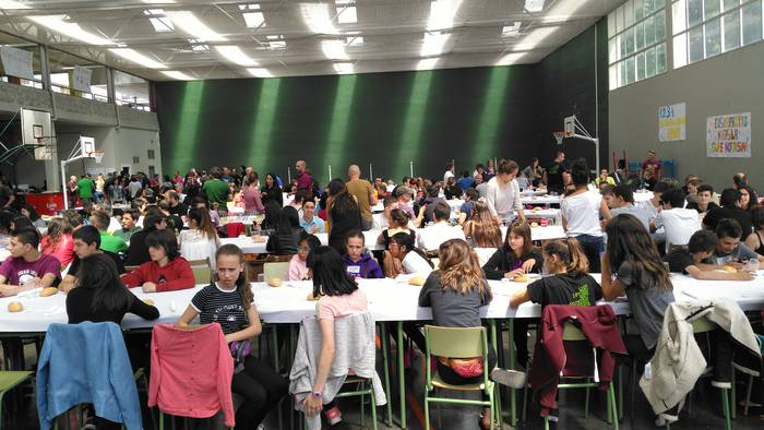 Laudio Ikastolako hainbat be 6 1495543749332