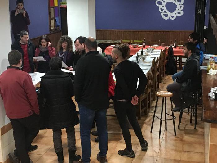 Laudioko bertso saioa argazkitan