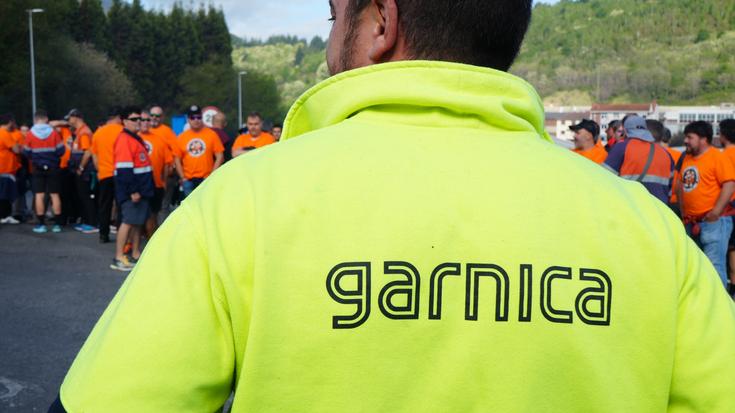 Garnicak ukatu du Carlyle Groupek saldu nahi duenik eta ekoizpen tontor batean dagoela adierazi du