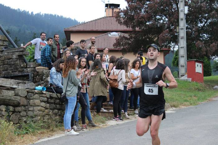 Auzoko mendiak zeharkatu zit 69 1498471281966