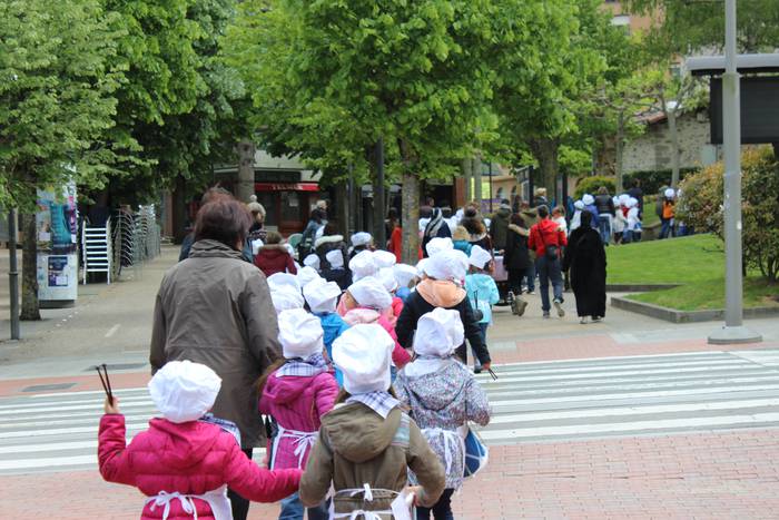 San Anton plazan egin dute u 2 1493305844378