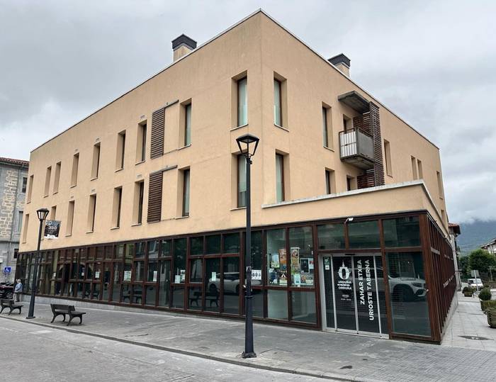 Urduñak erretiratuen etxean proiektu berri bat bultzatuko du taberna-kafetegiaren lizitazioarekin