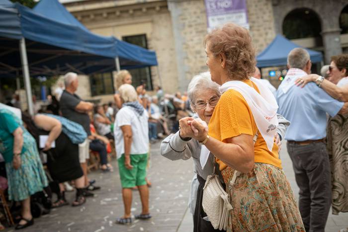 Haur eta nagusiak izan dira  38 1755092610717