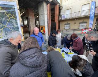 Aiaraldeko Mendiak Bizirik hasi da Ferosca I zentral eolikoaren Plan Bereziaren kontrako estrategiak proposatzen