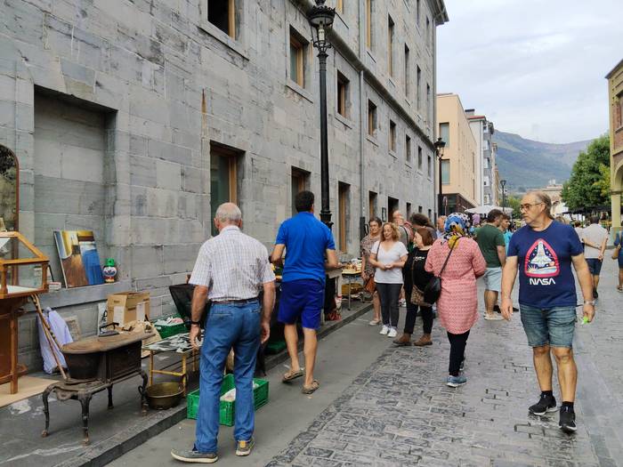 Antzinako objektuz eta bildu 18 1758390841106