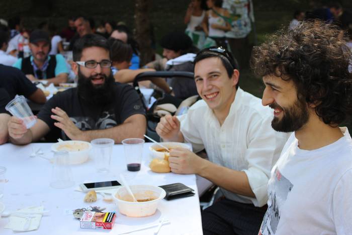 Sokatik tiraka itzuli dira j 49 1503500671539