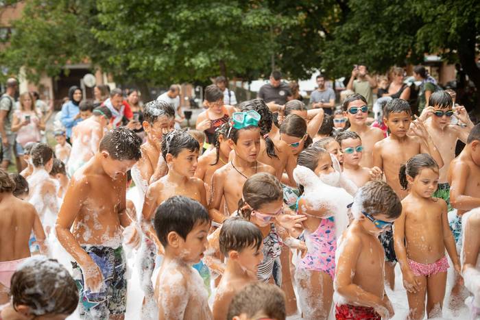 Haur eta nagusiak izan dira  56 1755092658897