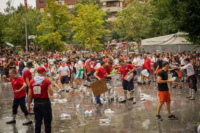 Lehertu da festa-giroa Amurr 54 1755025716726