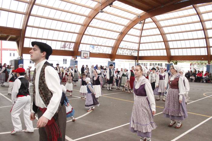 Dantzari Egunak herriguneko  60 1521467686302