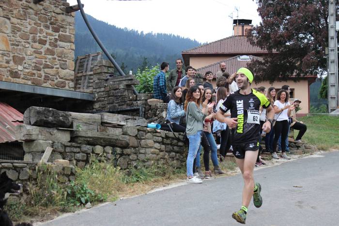 Auzoko mendiak zeharkatu zit 74 1498471332240