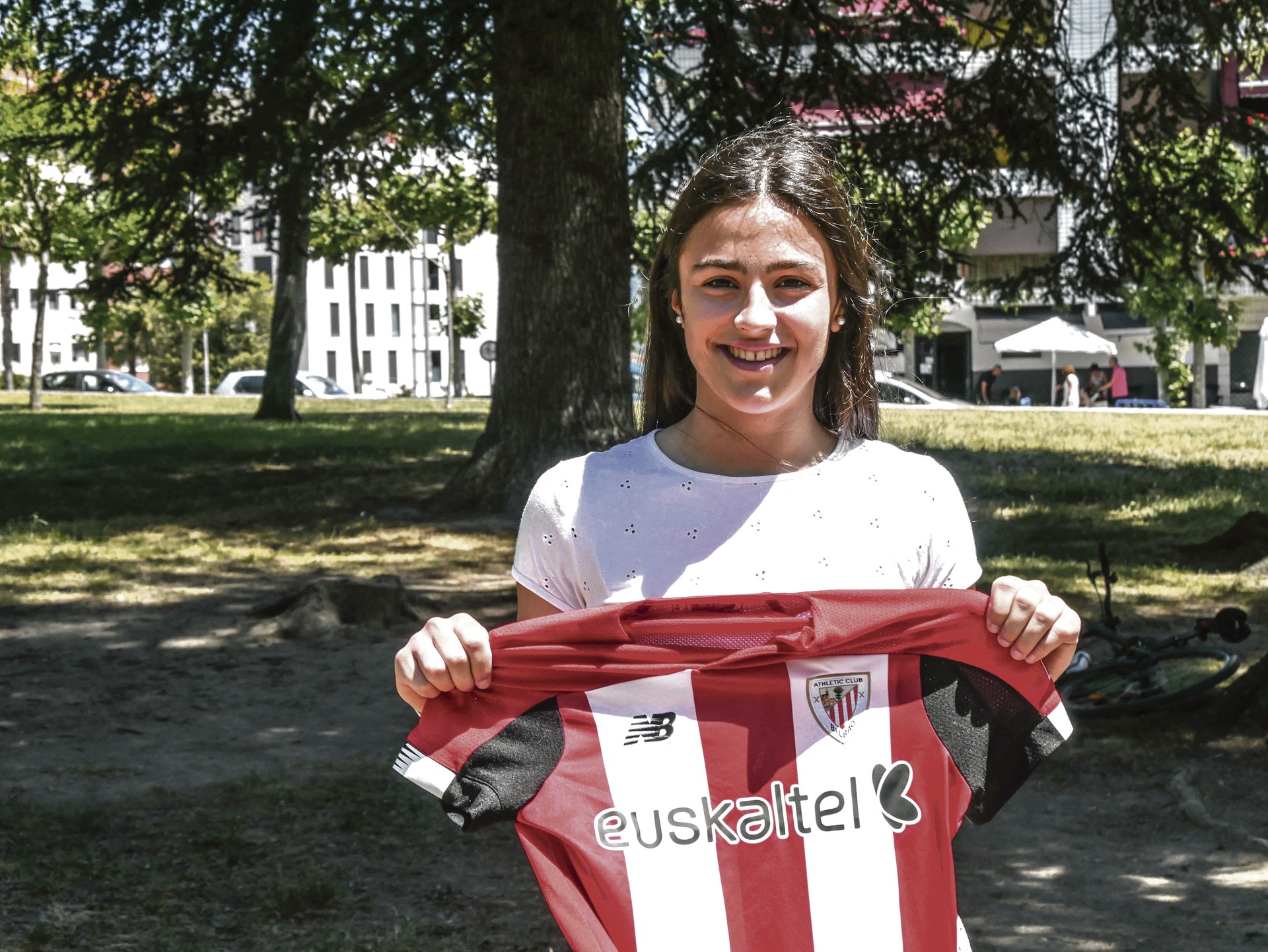 “Ametsa da niretzat Athleticen jokatzea.  Oso pozik nago eta gustatzen zaidana  egiten dut”
