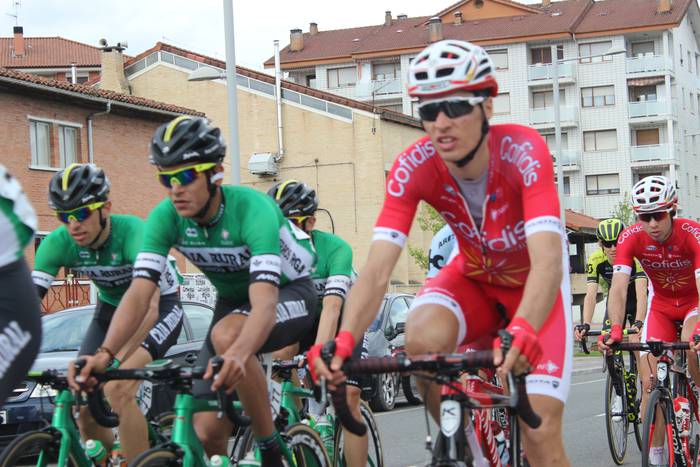 Euskal Herriko itzuliak esku 9 1522848659908