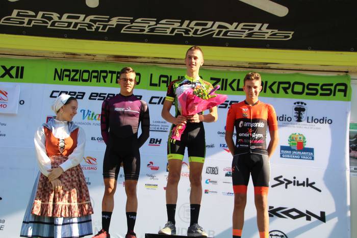 Jendetza erakarri zuen Laudi 106 1572181423054