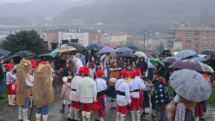 Aretako familia mordoa egon  39 1766668477271