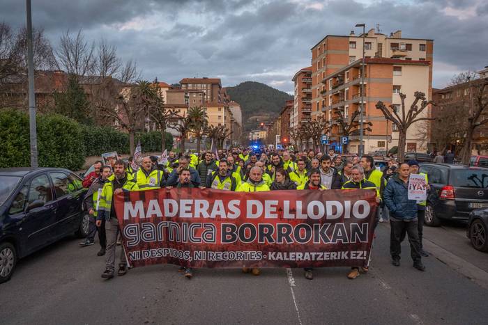 Fabrika barrura eraman dute  7 1769714908866