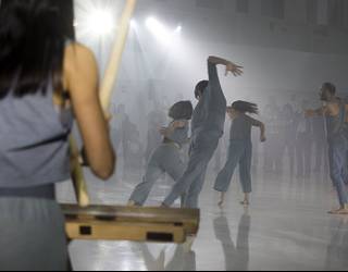 'EzBerdin Berdinak' Kukai dantza taldeko ikuskizunerako sarrera bikoitza