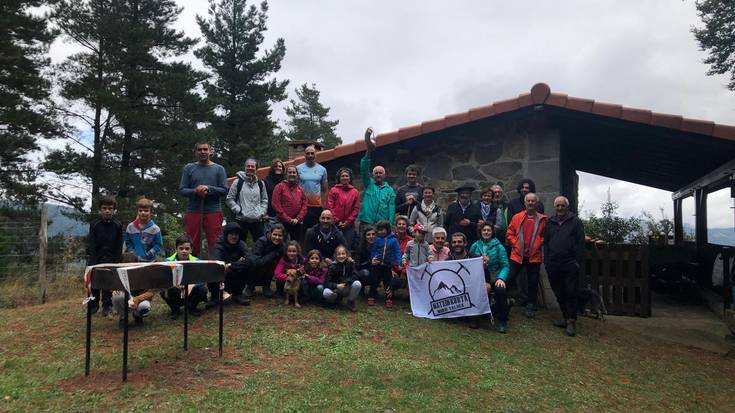 Familia giroa nagusi Arrankudiagako Mendi Ibilaldian