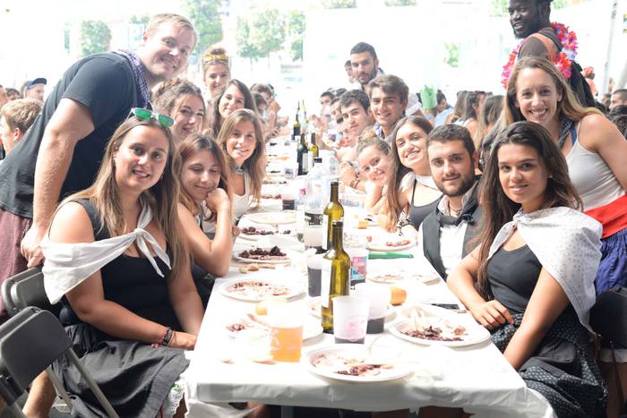 Aldai plaza txiki geratu da  58 1503894216057