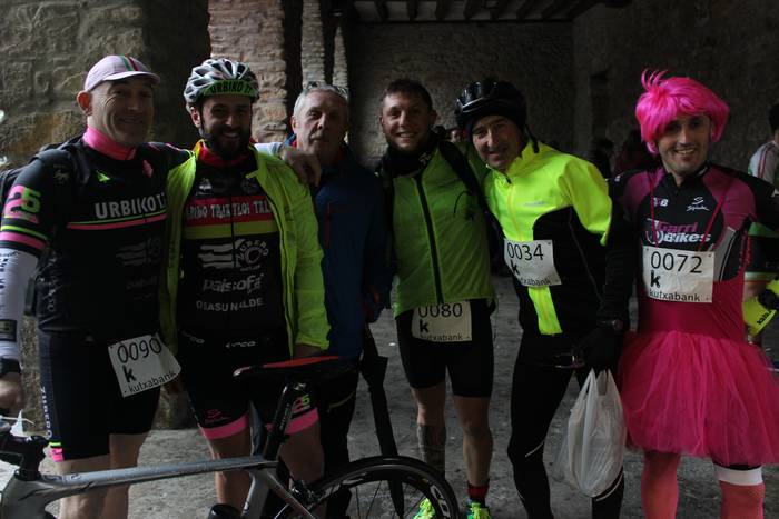 350 lagunetik gora batu dira 11 1514737101090