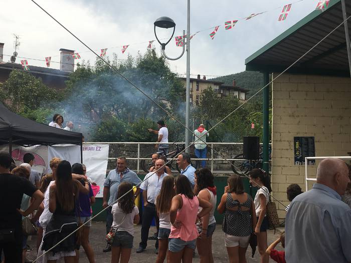 Arroz eta pregoi artean hasi 60 1503507117807