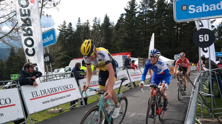 Mikel Landa garaile Garrastatxun amaitu den Euskal Herriko Itzuliko etapan