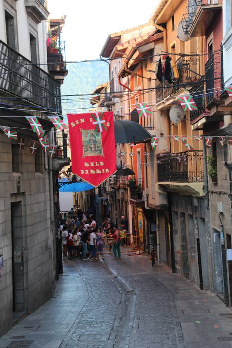 Umeen jolasekin hasi dira Ka 25 1565859650345