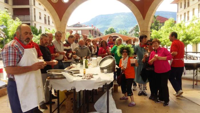 Jendetza eta giro ona nagusi 93 1494849712276