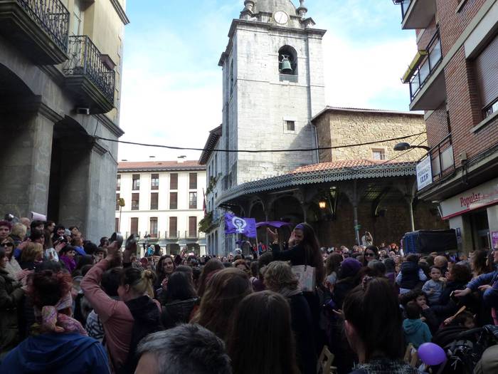 Greba feministaren goizeko t 103 1520512634871