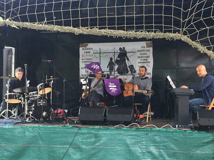 Errefuxiatuen aldeko elkarta 9 1529303024522