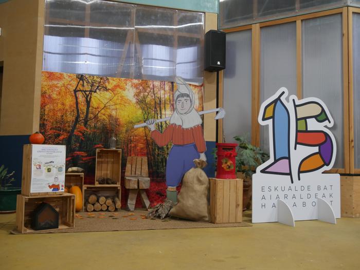 Idatzi Mari Domingiri eskutitza eta jaso erantzuna bueltan