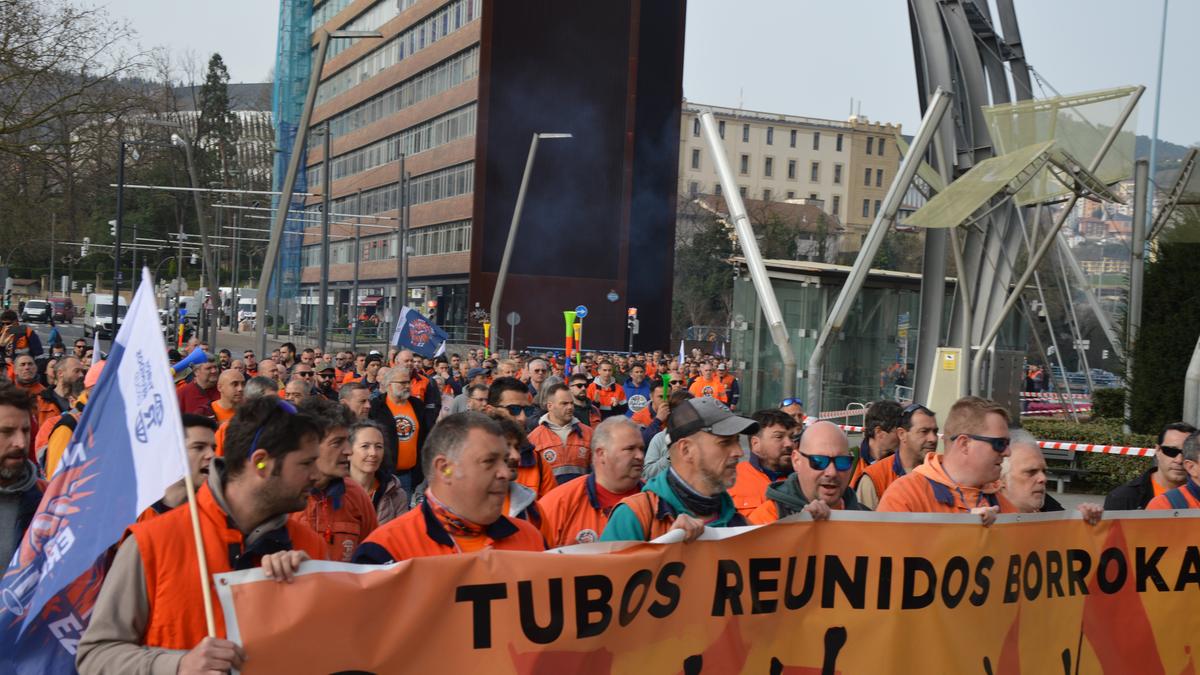 Hamar enpresa industrialek adierazi dute interesa Tubos Reunidosen
