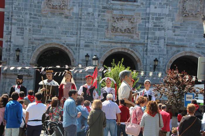 Otxomaioek jendez bete dute  8 1494233006296