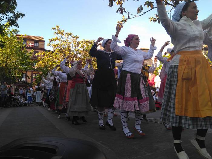 Otxomaioek jendez bete dute  17 1494233055654