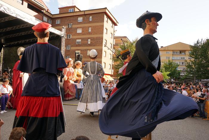 Erraldoien topaketak familie 15 1756405409916