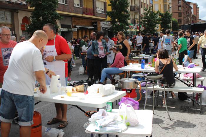 Su gozotan igaro dute goiza  5 1503153009608